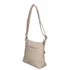 Kép 2/4 - Bézs Daniele Donati táska állítható crossbody vállpánttal, elegáns fém kiegészítőkkel és praktikus, széles kialakítással.